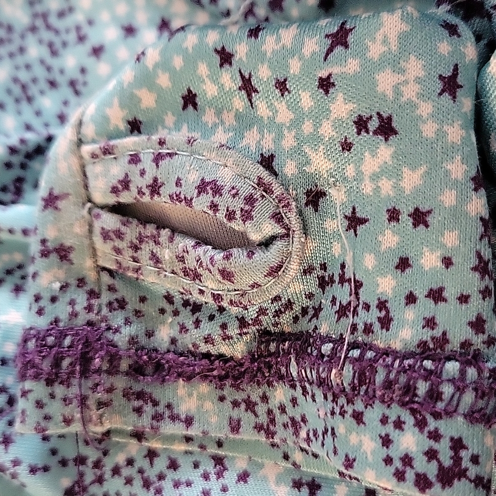 Girl's Long Sleeve Shirt Stars Silky Soft Shimmery Sz 8 Blues White - Picture 3 of 5